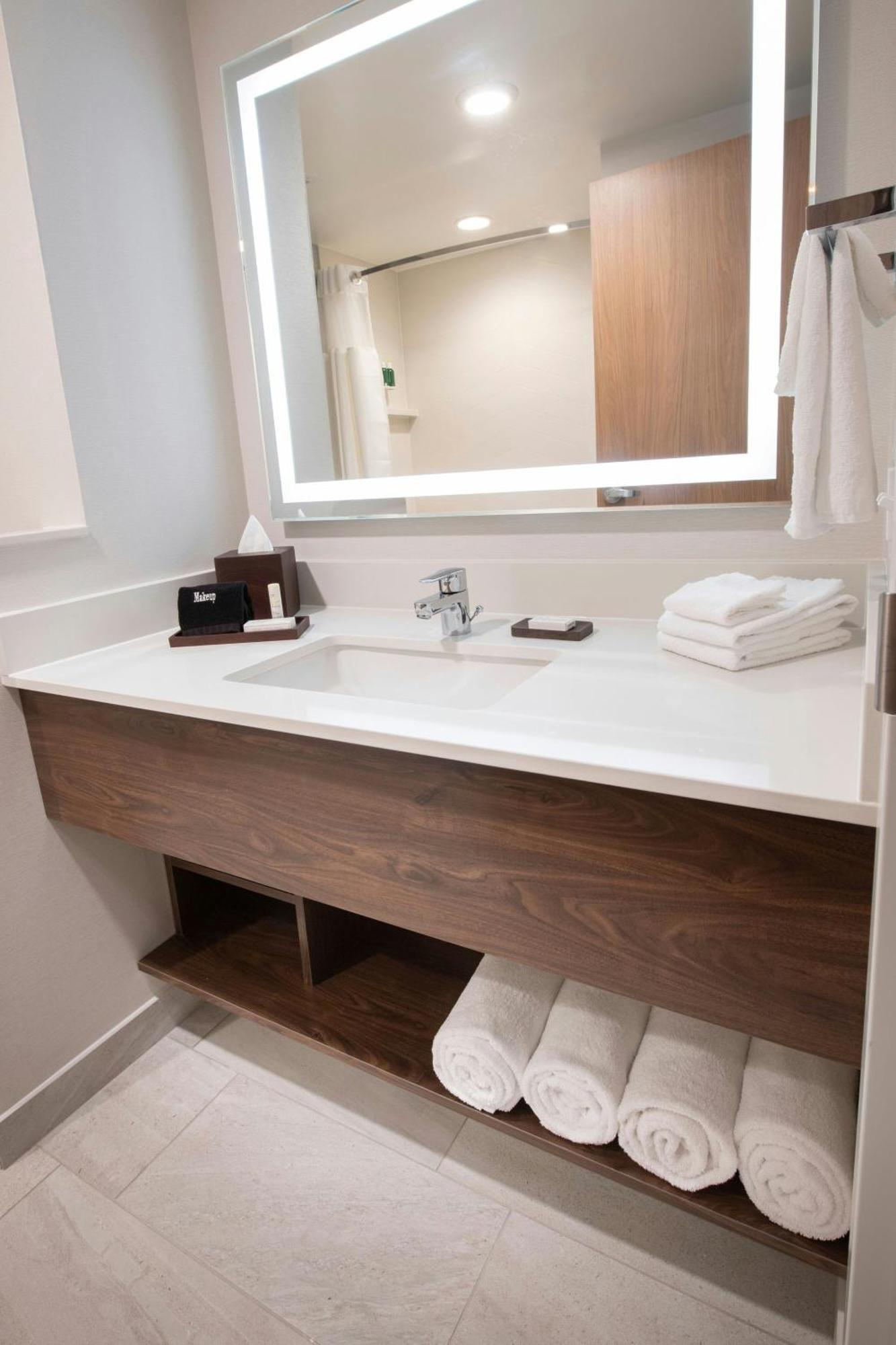 Fairfield By Marriott Edmonton International Airport Hotel Nisku Exterior photo