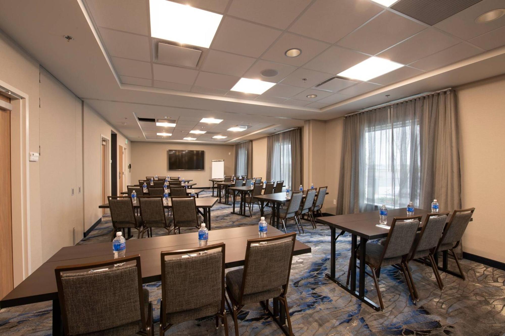 Fairfield By Marriott Edmonton International Airport Hotel Nisku Exterior photo